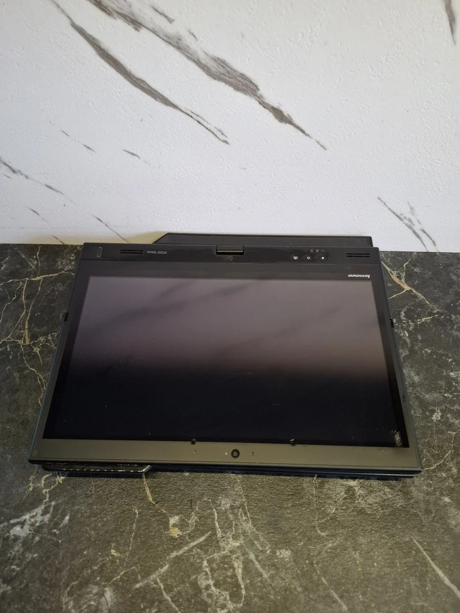 LENOVO X220 CPU CORE i7/2TH/RAM4GB/ssd160/12.5 INCH